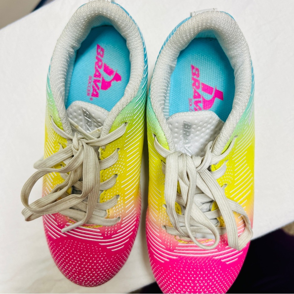 Brava Kids Rainbow‎ Soccer Cleats size 6.5/120 - Picture 10 of 11